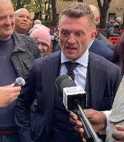 Journalist tells of his terror after Tommy Robinson sent photographer to his home
