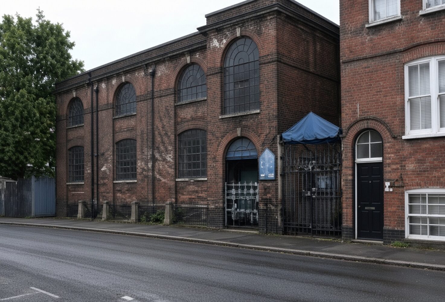 Accused firebugs deny synagogue attack